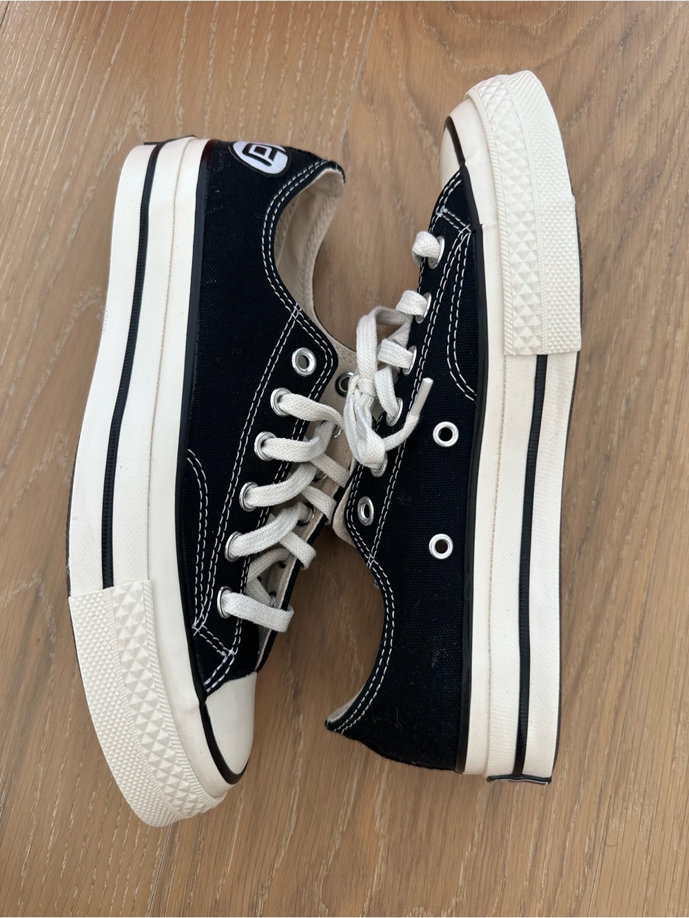 Converse Chuck 70 Ox Black White Sneakers Shoes Low Top Lace Up Womens Size 6.5 - Picture 5 of 9